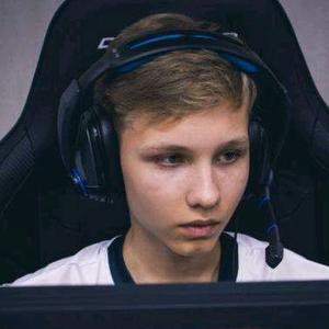 体育训练提 体育训练提