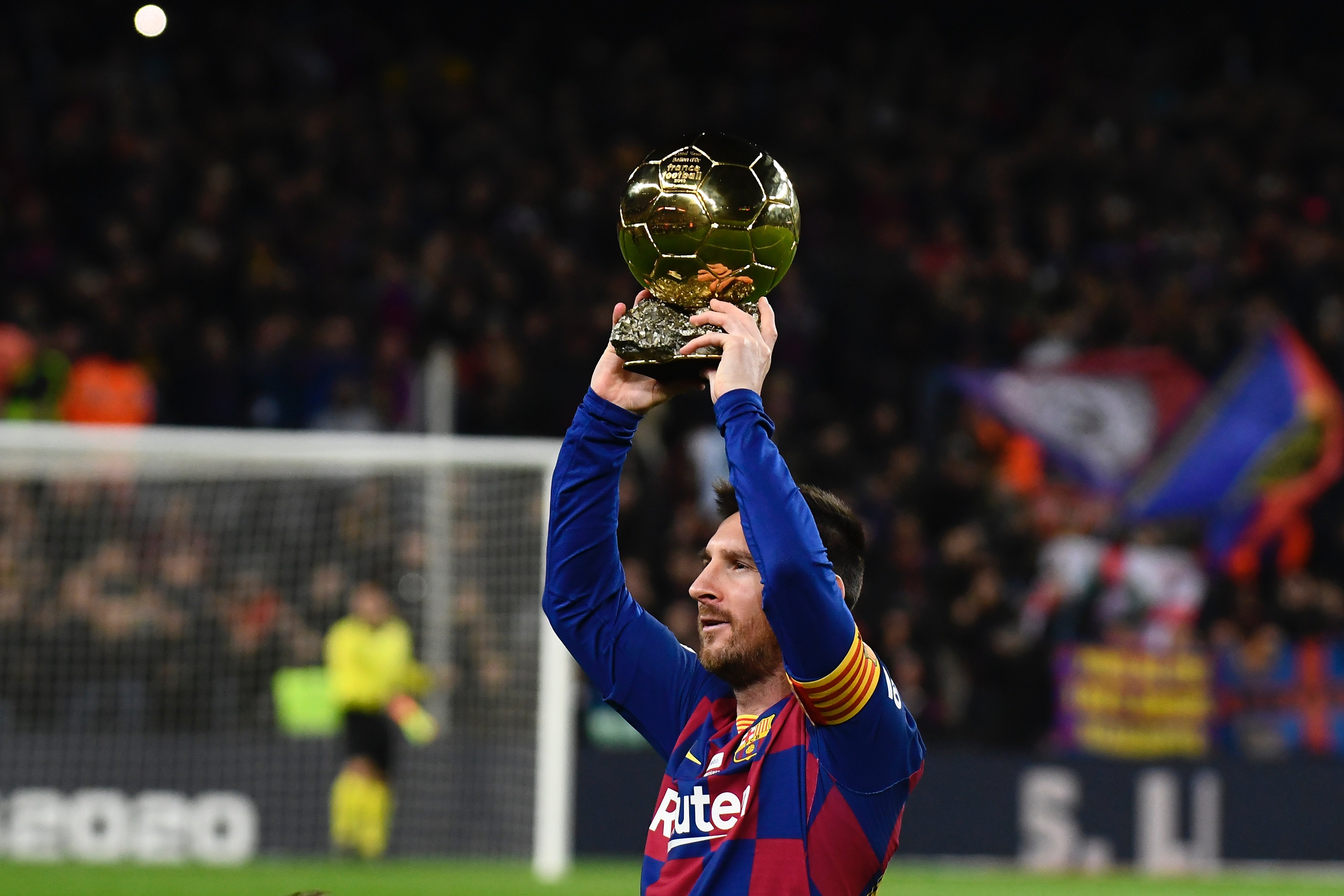 随着签约公 随着签约公